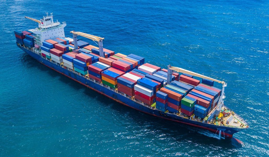 globalization-trade-analysis-outlook-m5ofta5w