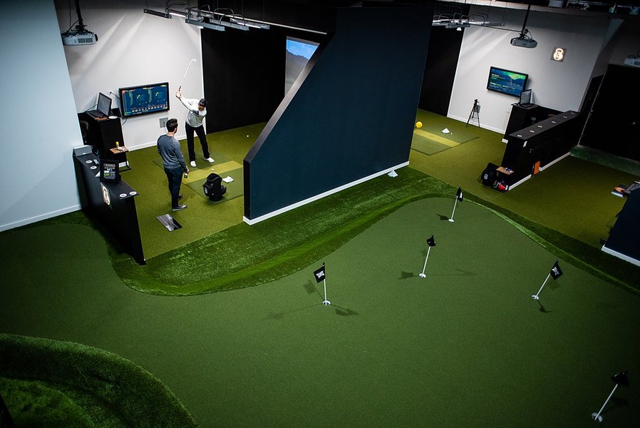 golf-vr-simulator-training-facility-t8kd9nh5