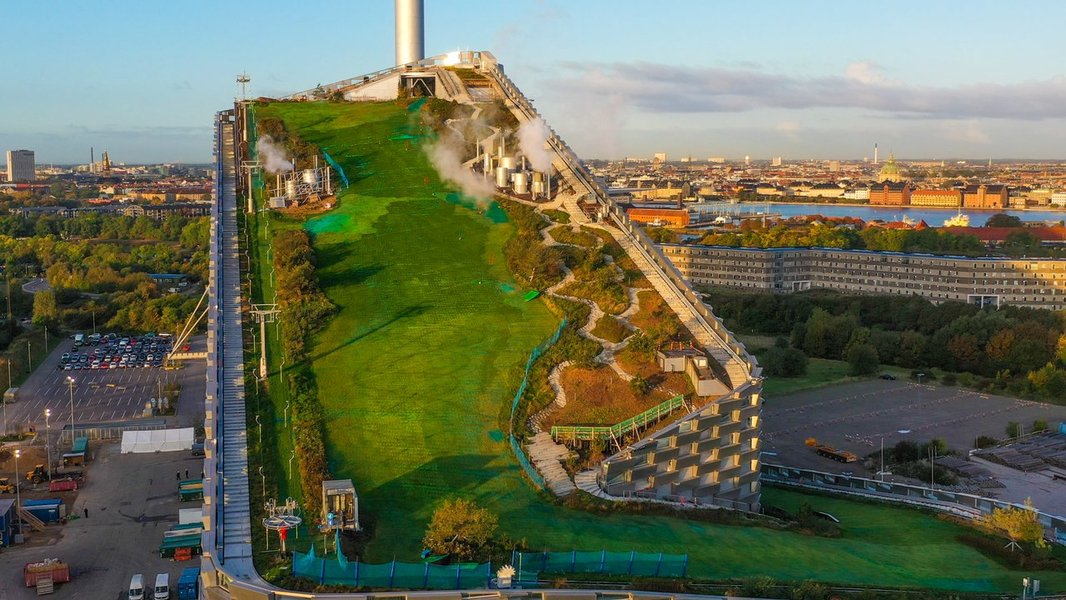 Copenhagen's Copenhill - Waste-to-energy plant with a ski slope and recreational area