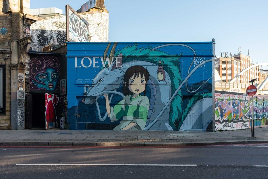 luxurious urban street art