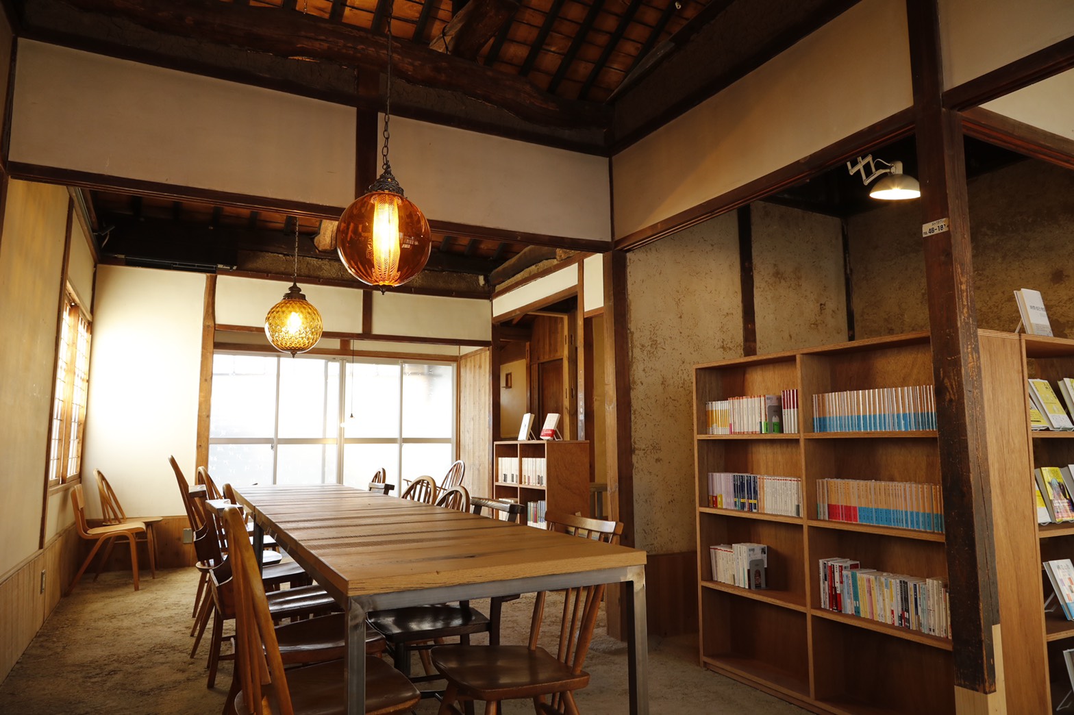 philosophical books cafe