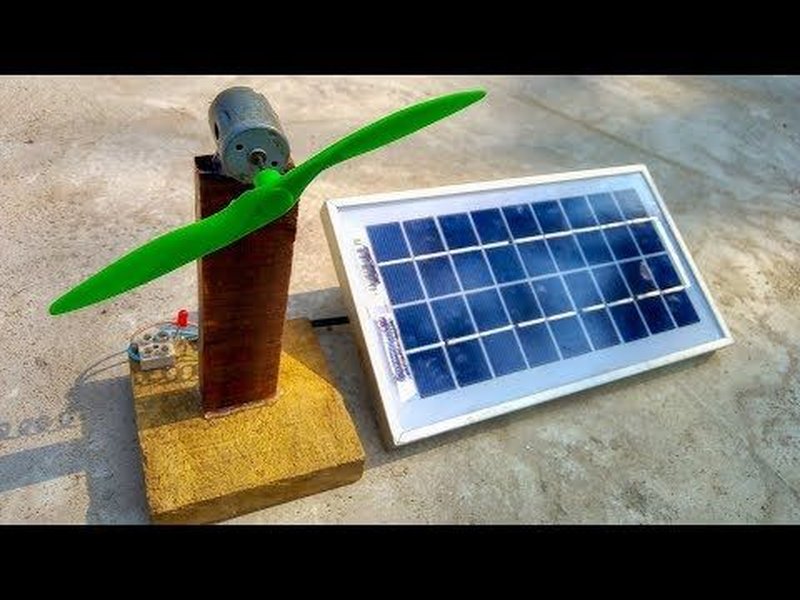 A homemade solar oven made from a pizza box