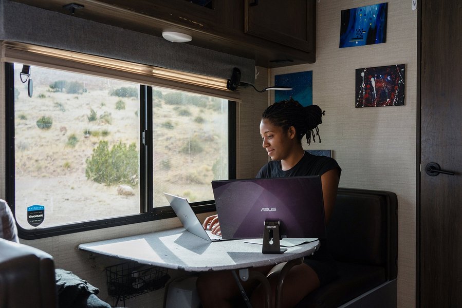 how-to-become-digital-nomad-7l9veh8a