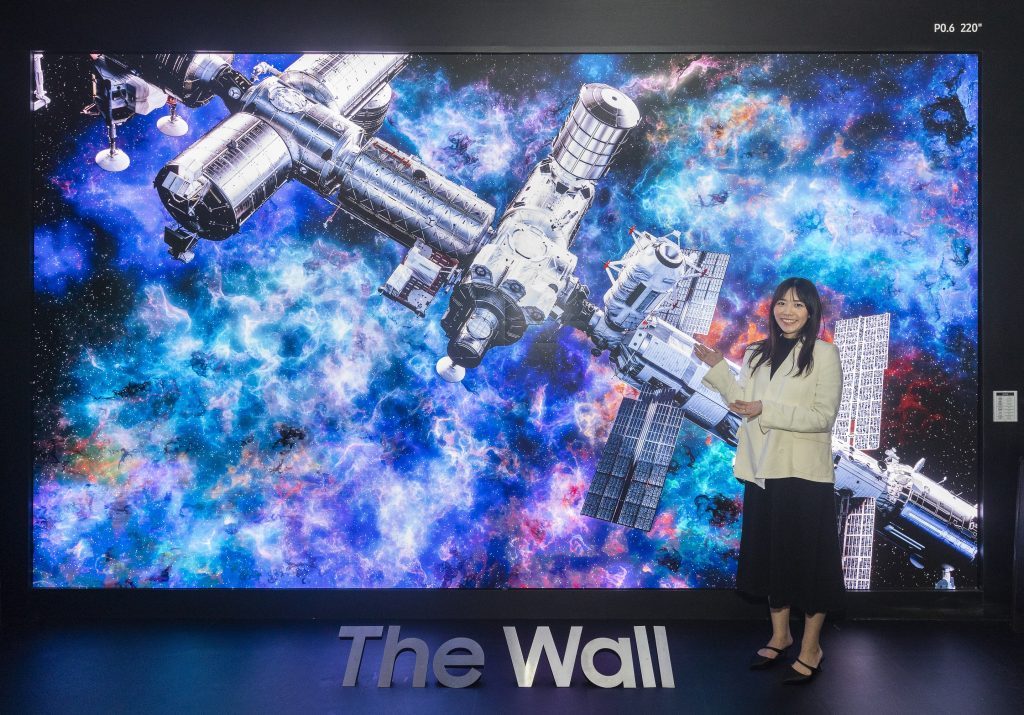 integrated digital displays in modern technology