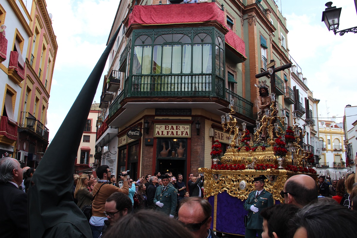 sevilla religious procession street view