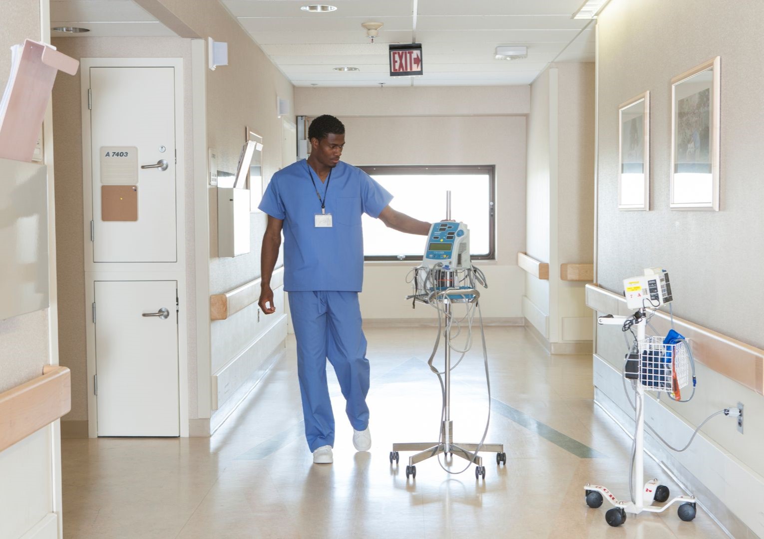 infirmiers working in hospital corridors