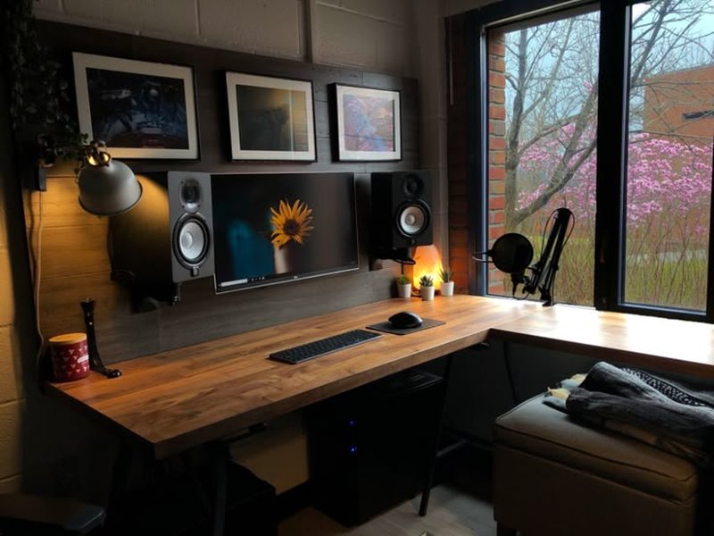 modern streaming office