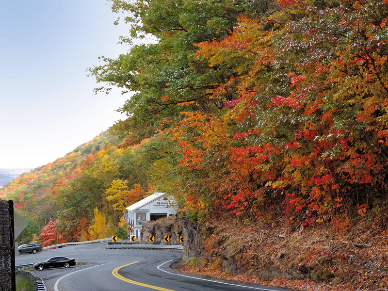 Massachusetts scenic road travel