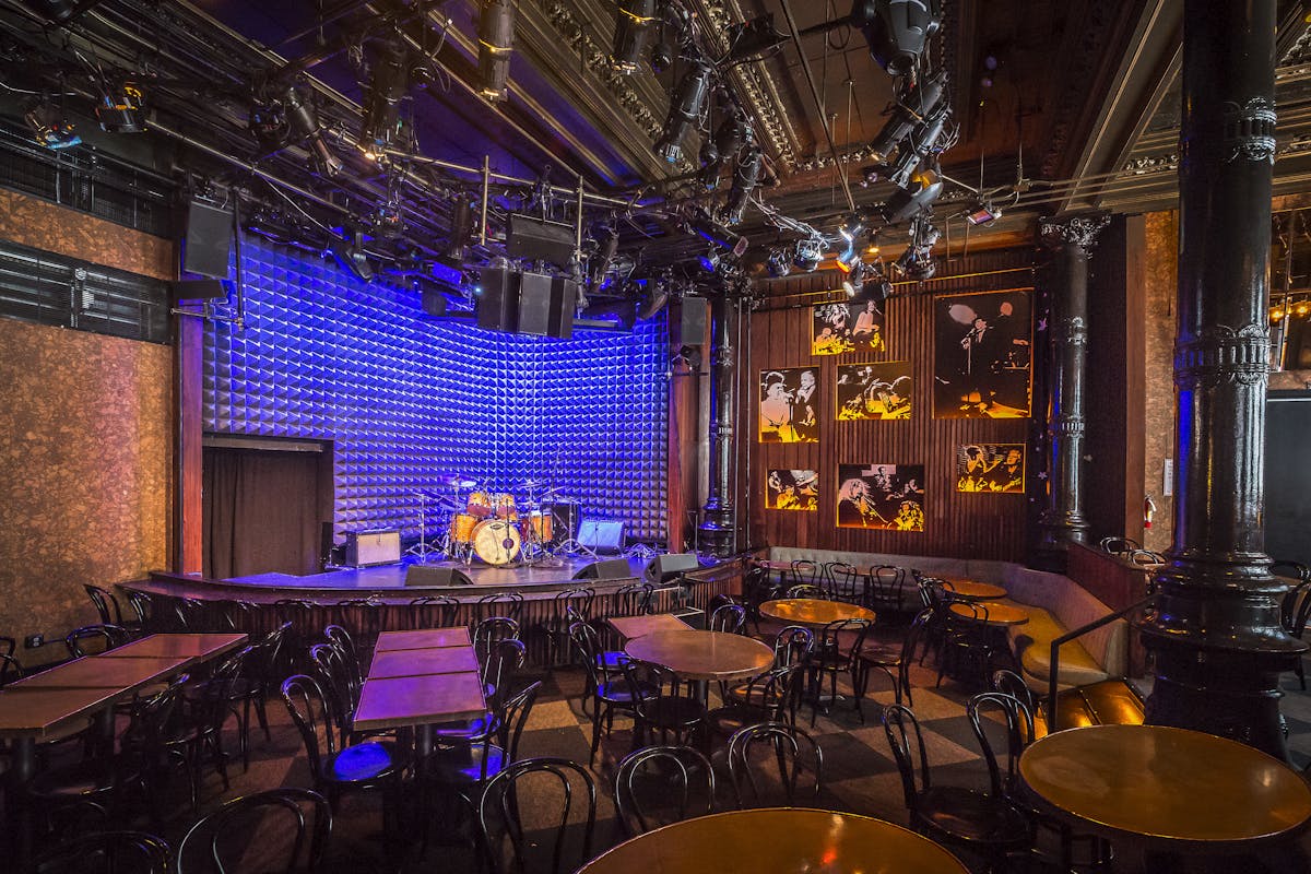 joes pub nyc interior