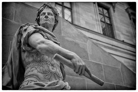 julius caesar statue