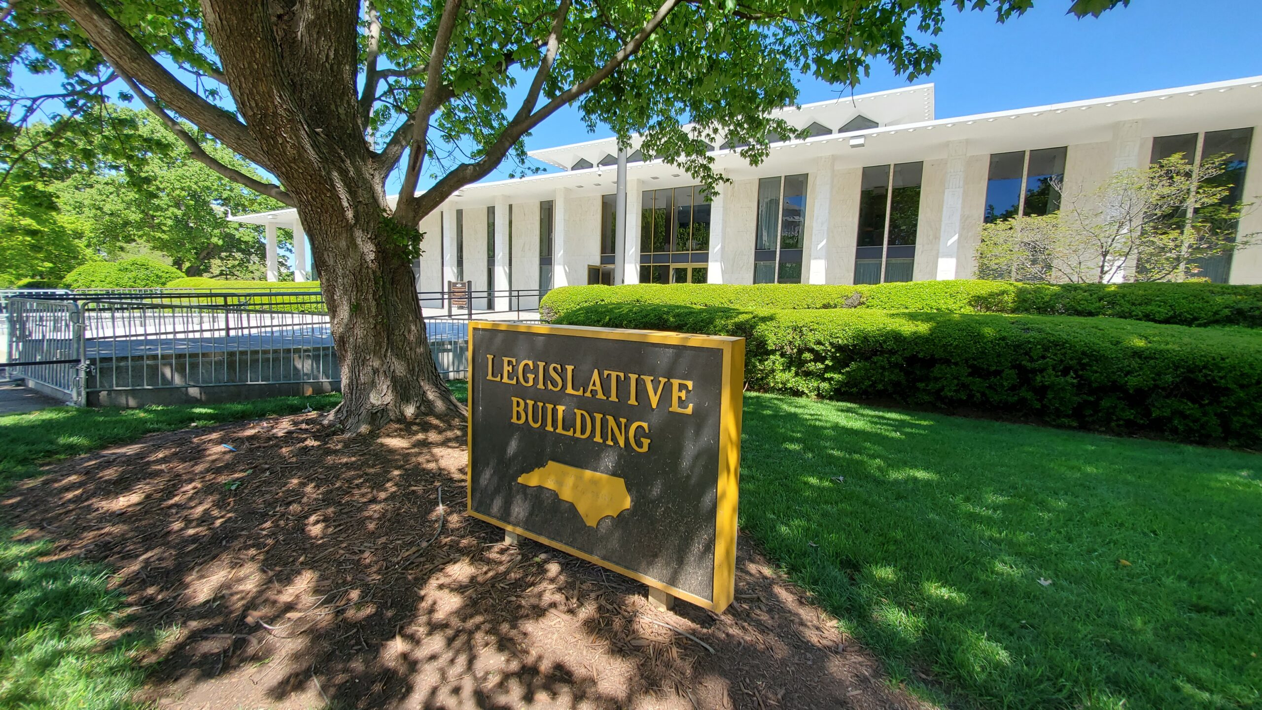 public building, legislative assembly, academic campus