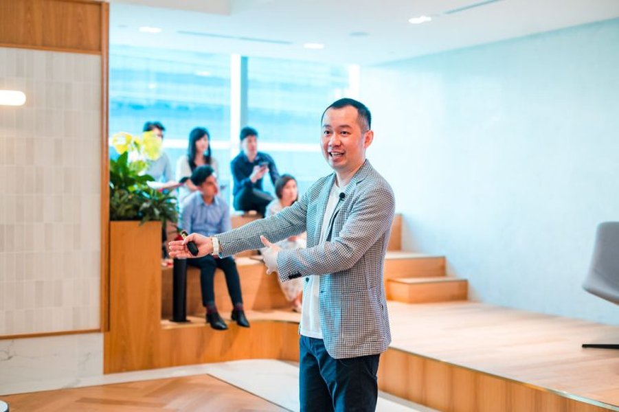 Kevin Foong giving a Feng Shui talk