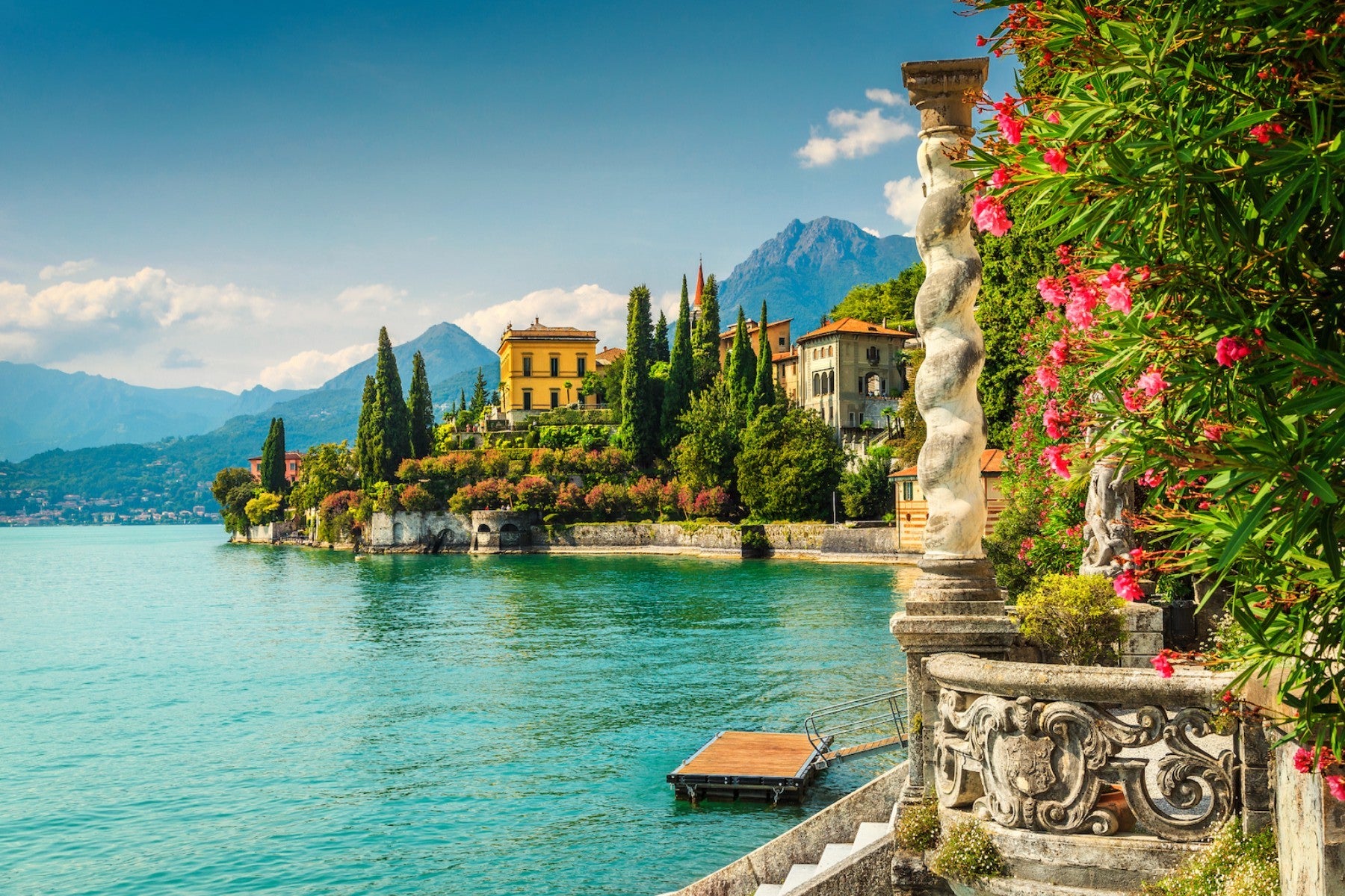 scenic lake italy villas