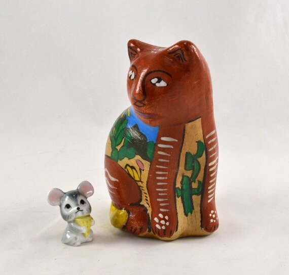 classical scenery cat statue