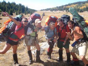 leader inspiring team outdoors