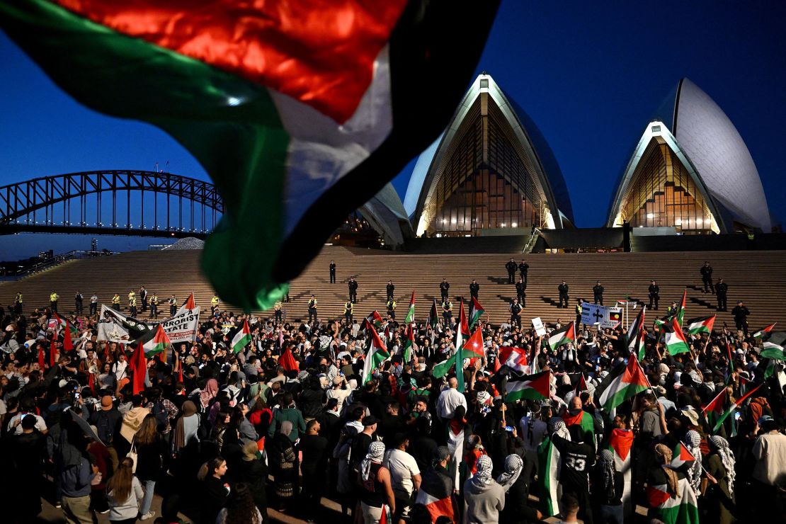 political scene, international landmarks, political rallies