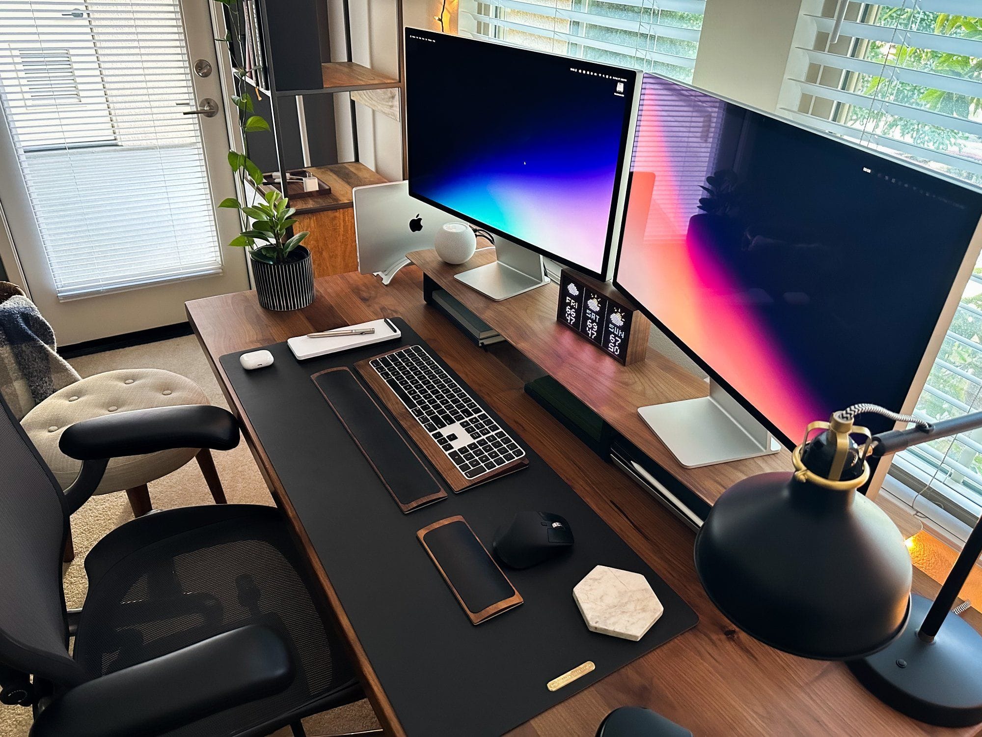 mac computer workspace desk