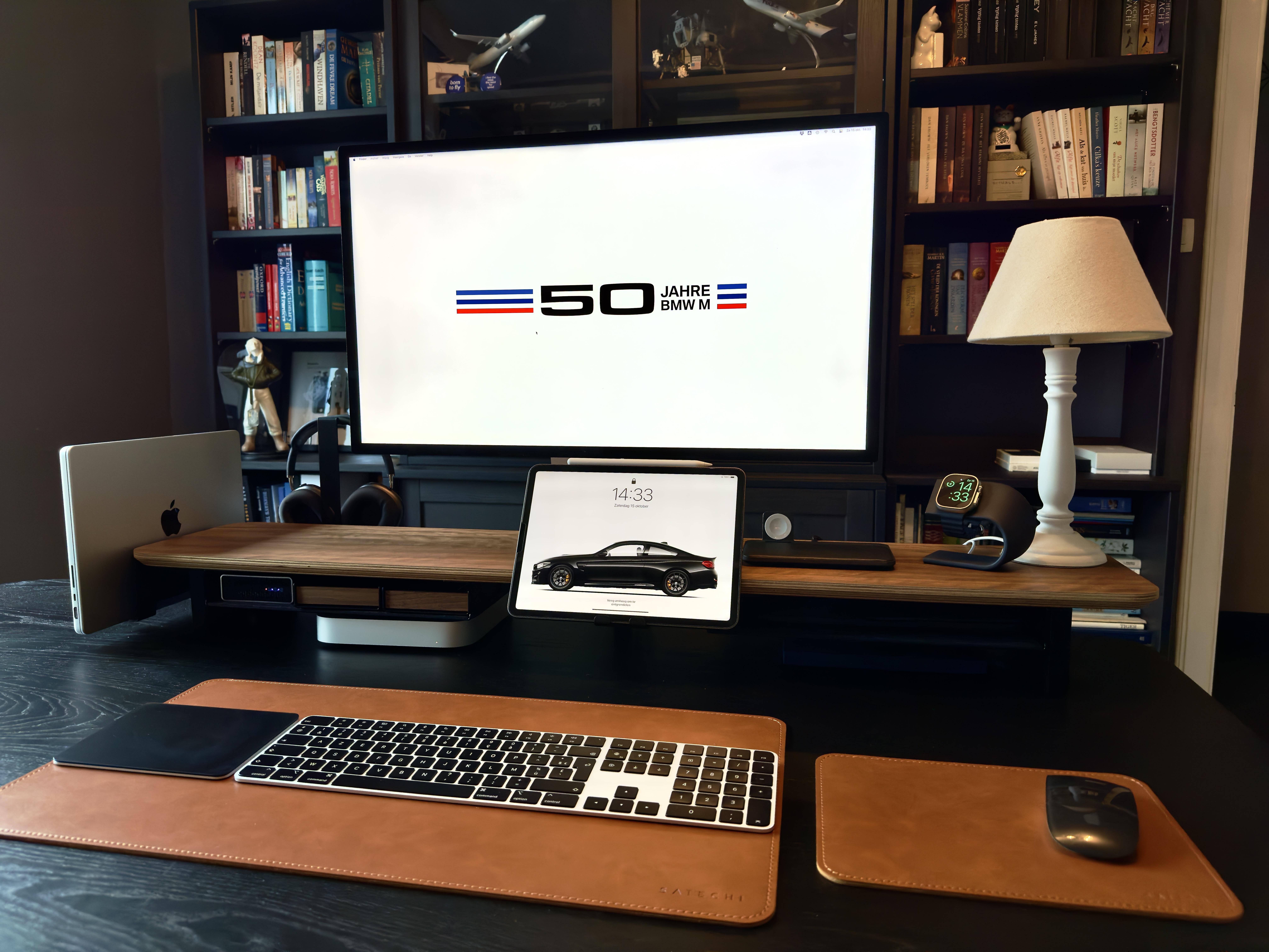 apple studio display workstation