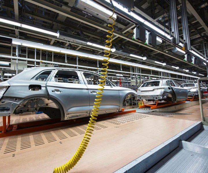 Línea de producción industrial automatizada
