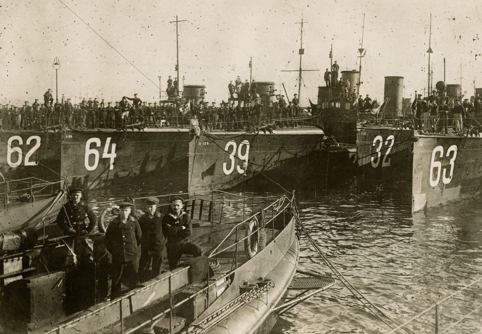 ocean, naval ships, maritime ports, historical battles