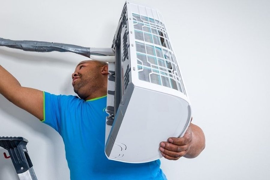 Isoleren van airco leidingen