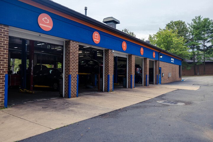 auto repair garage exterior