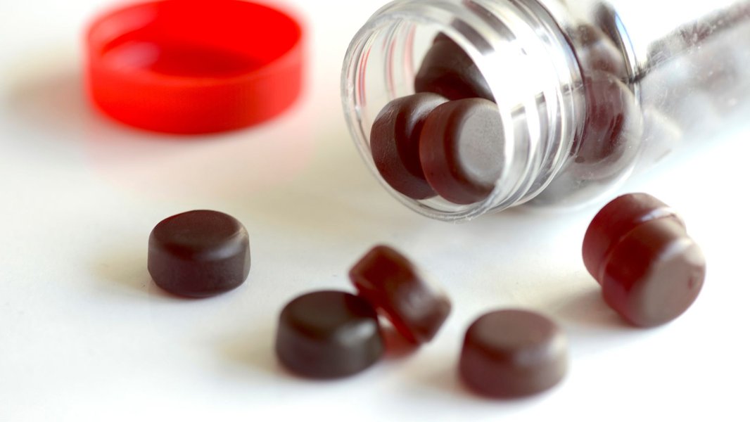 Various melatonin gummy products