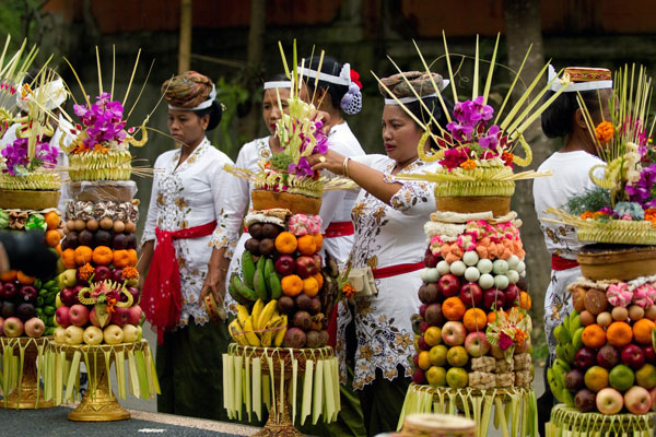 traditional ritual offerings in nature