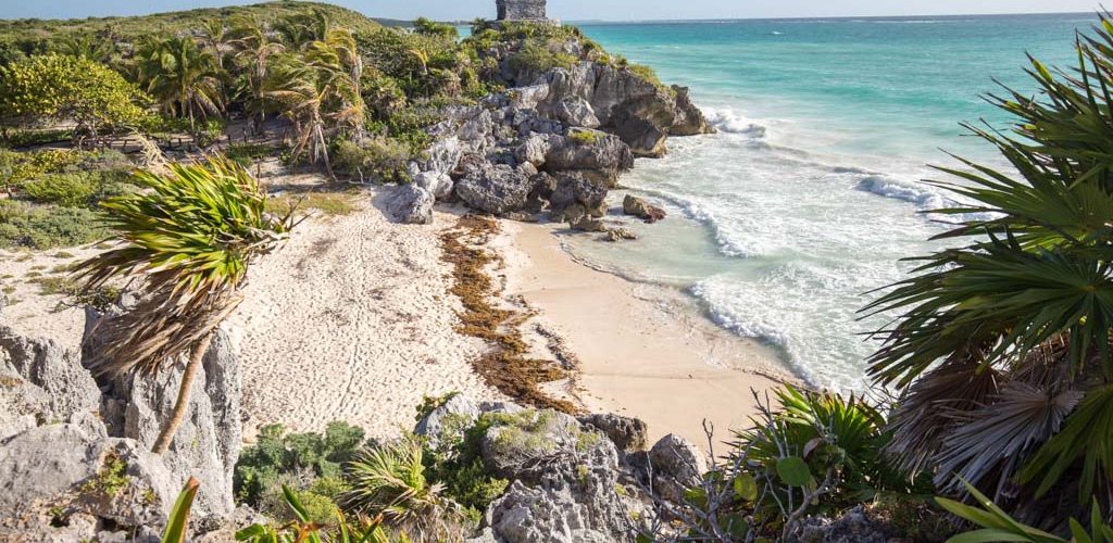 scenic mexican landscape beach ruins