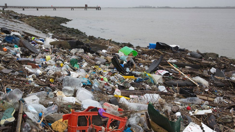 river thames pollution plastic
