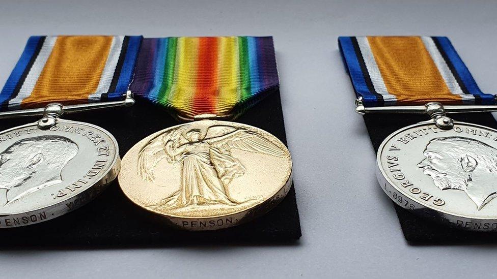 military pensos, historic documents, military medals desktop