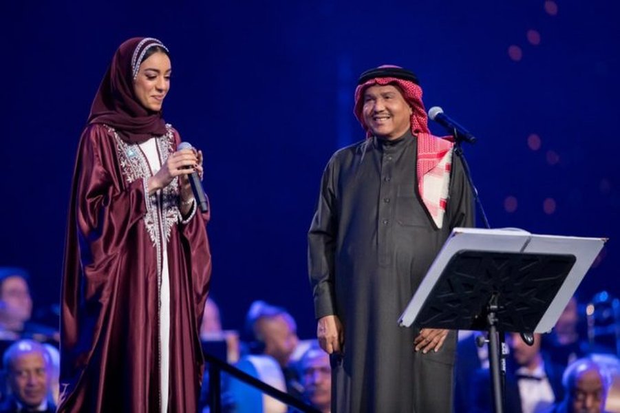 mohamed-abdo-sherine-image-concept-85w2q89n