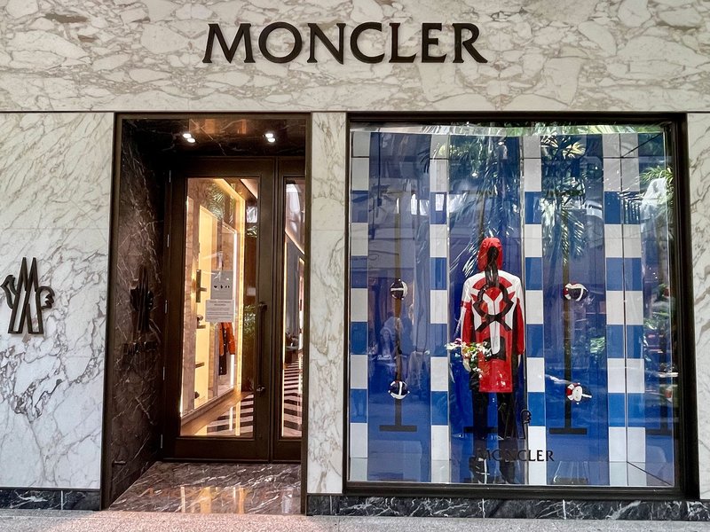 moncler-equity-analysis-12month-9jjdeaho