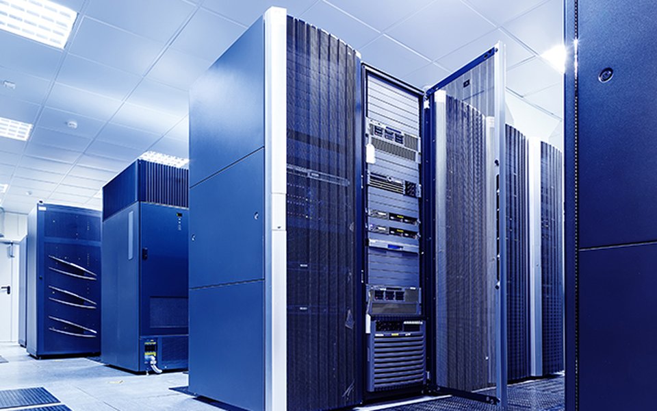 Diagram showing MongoDB backup strategy