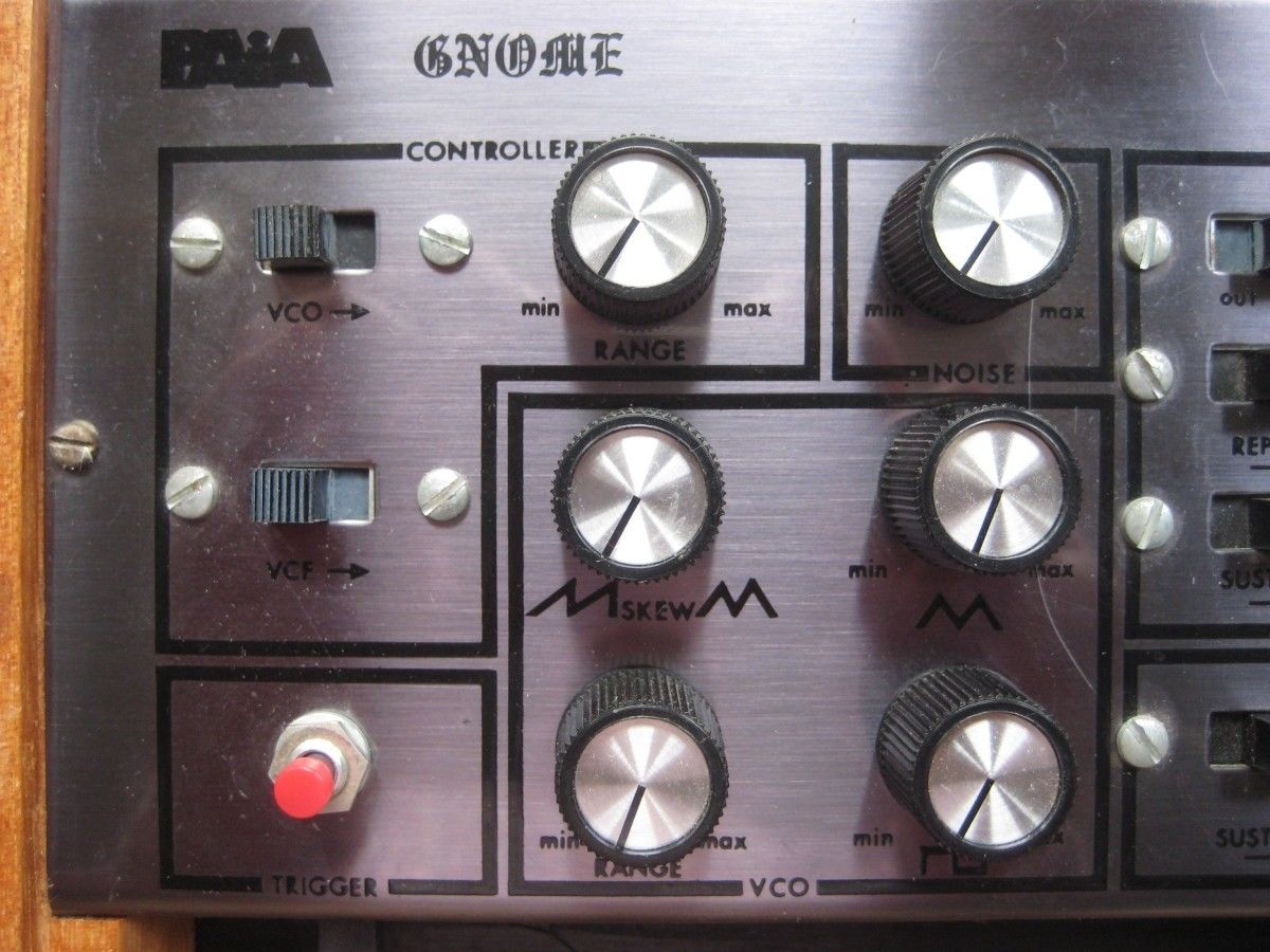 analog synthesizer knobs vintage equipment