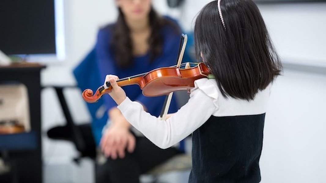 violin teacher classroom