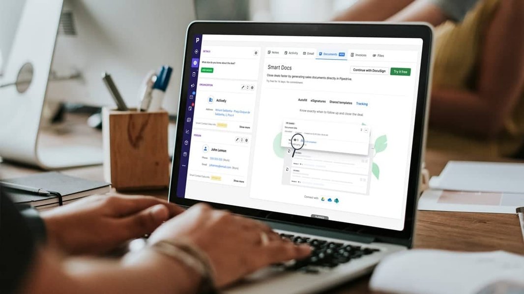 Ilustracja pokazująca integrację systemu CRM z fakturowaniem