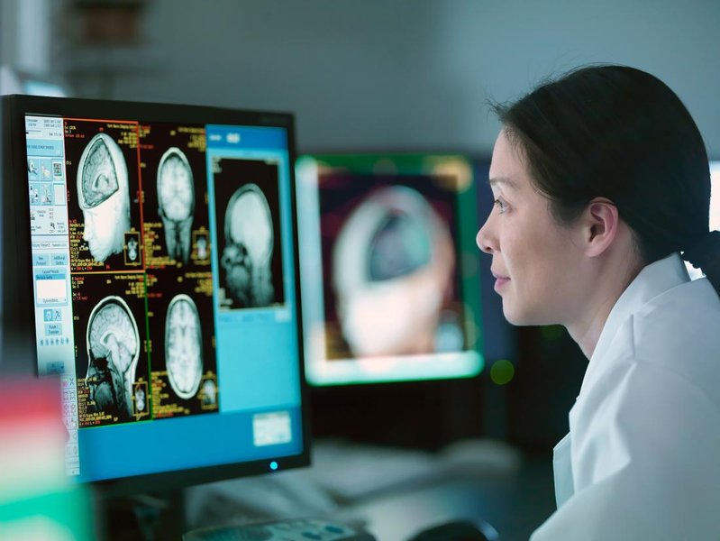 neurology-website-ux-ui-benchmark-fi3a5mgg