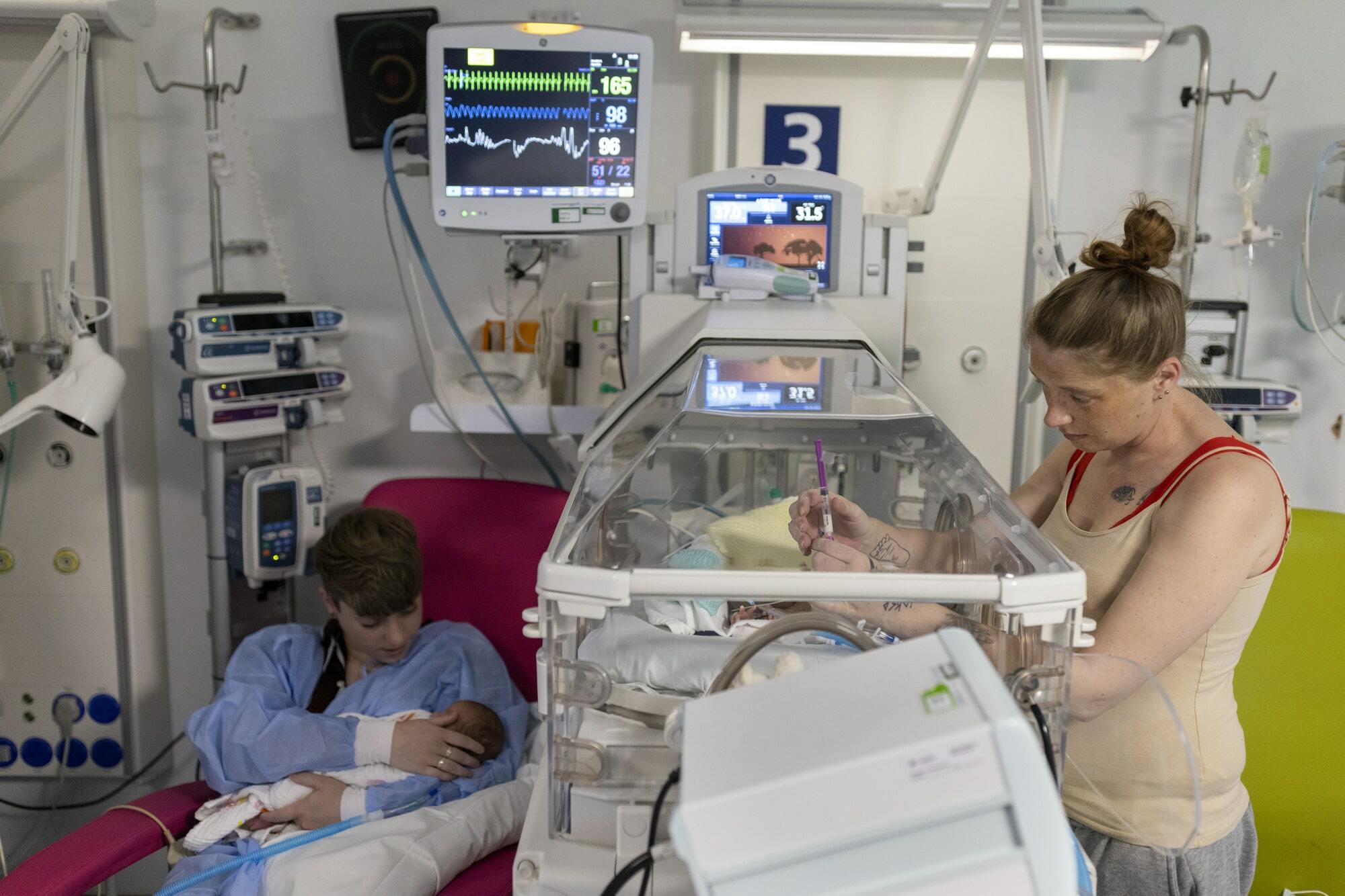 neonatal care nursing equipment
