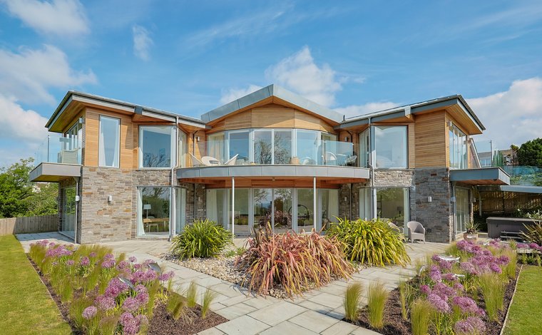 luxury real estate uk