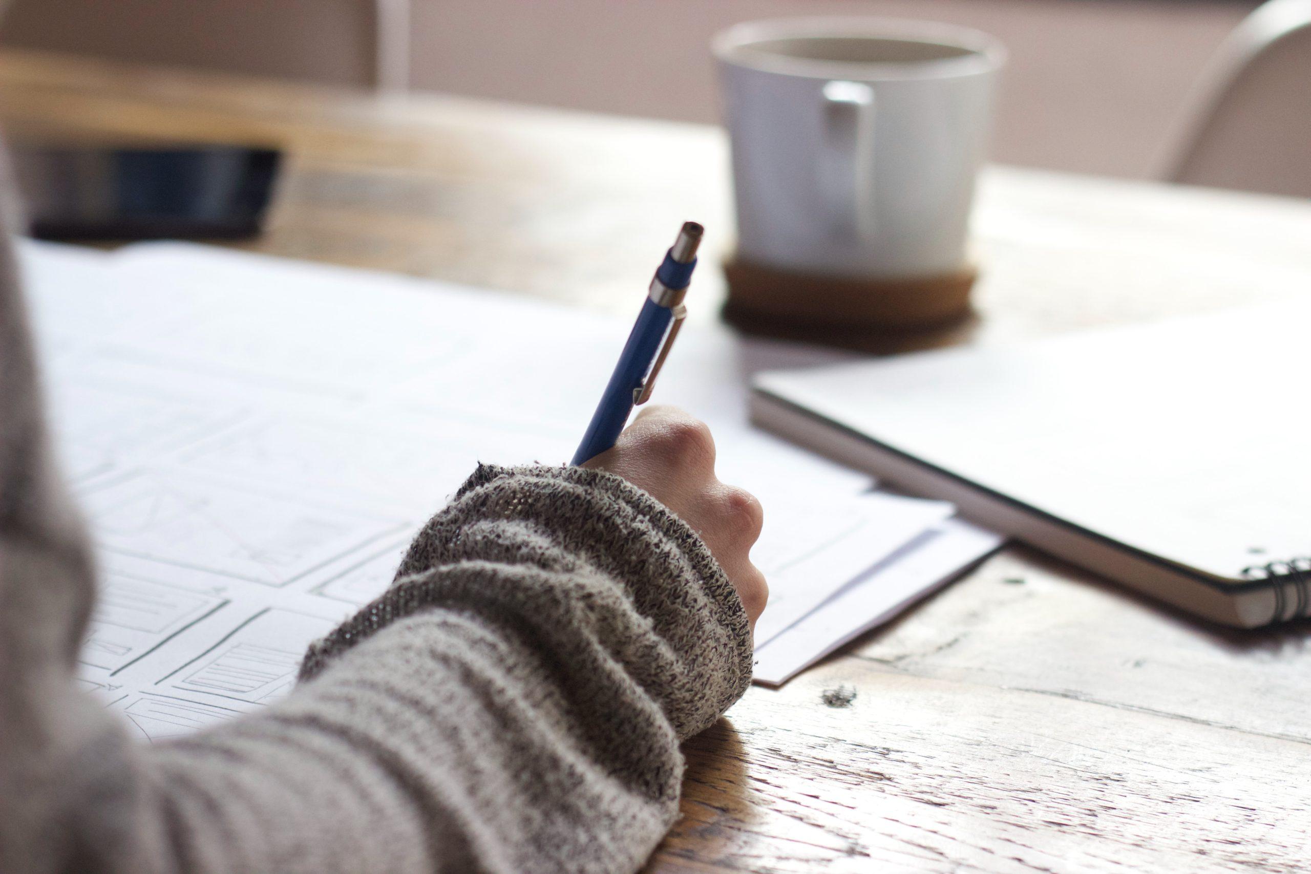 novel writing desk paper pen