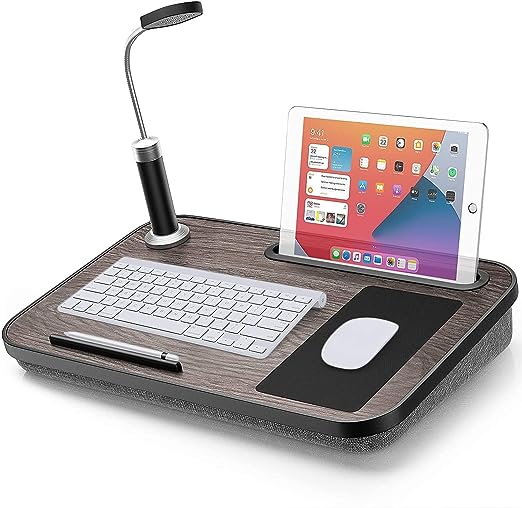 smartphone uri si laptopuri pe masa