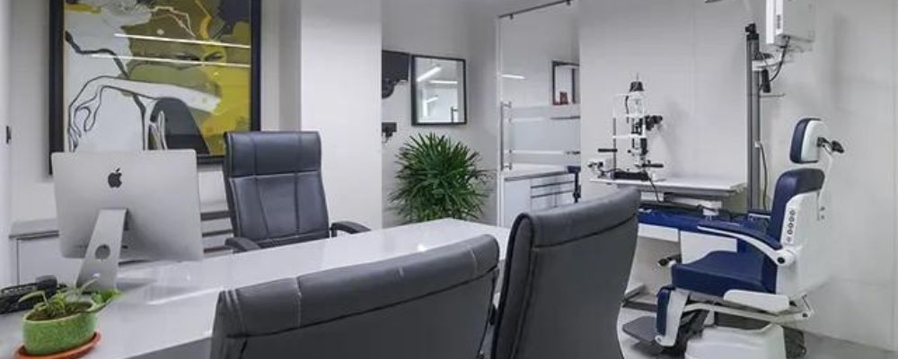 modern ophthalmology clinic technology
