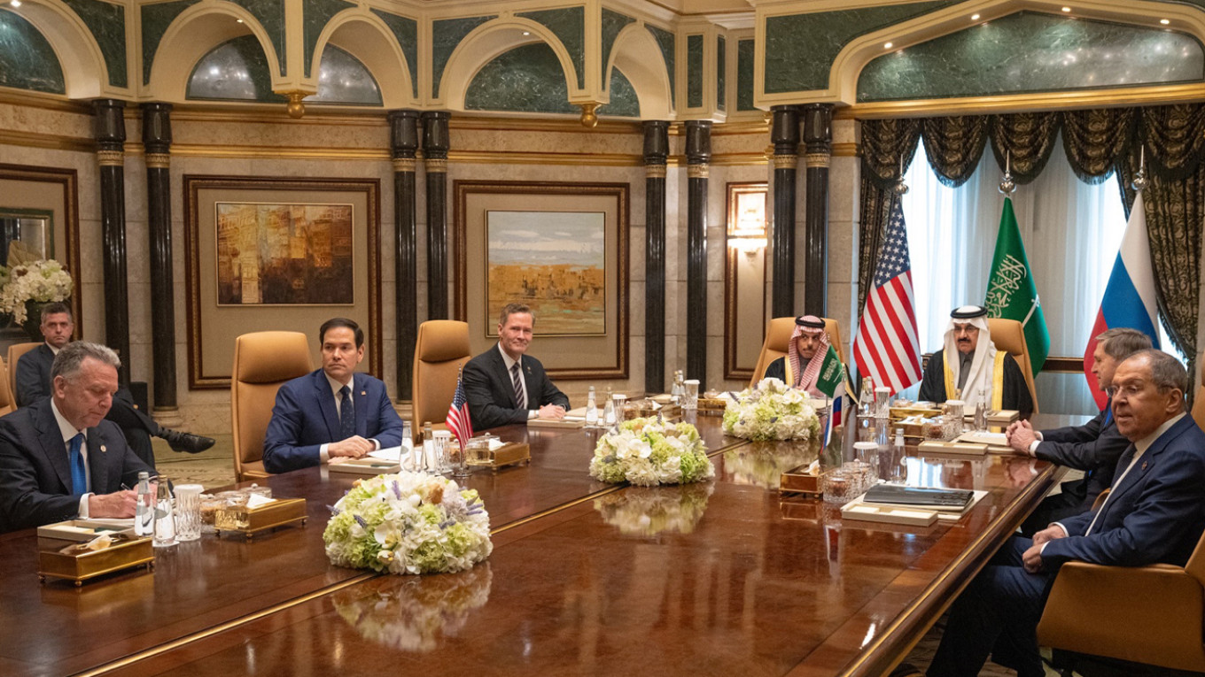 international peace diplomacy meeting