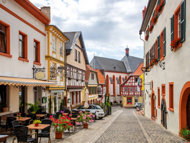 The historic Market Square in Oppenheim's Old Town.