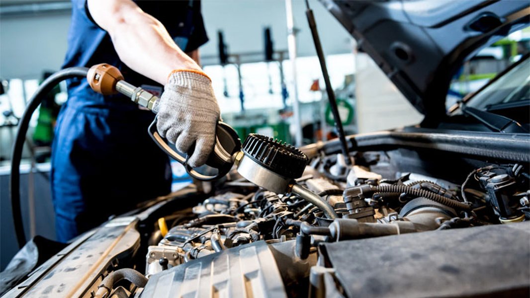 An illustration highlighting the oil pump's location within an engine, a component rarely at fault with P0520.