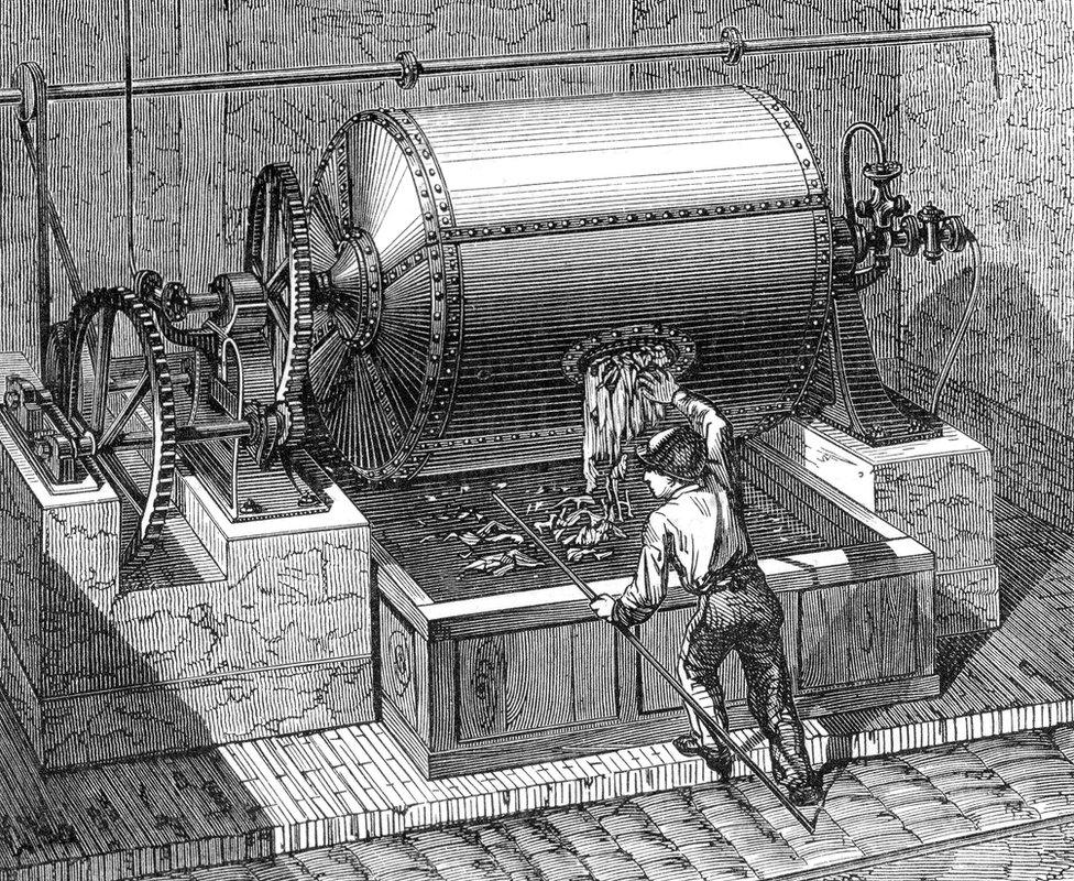 ancient paper making tools and modern paper factory