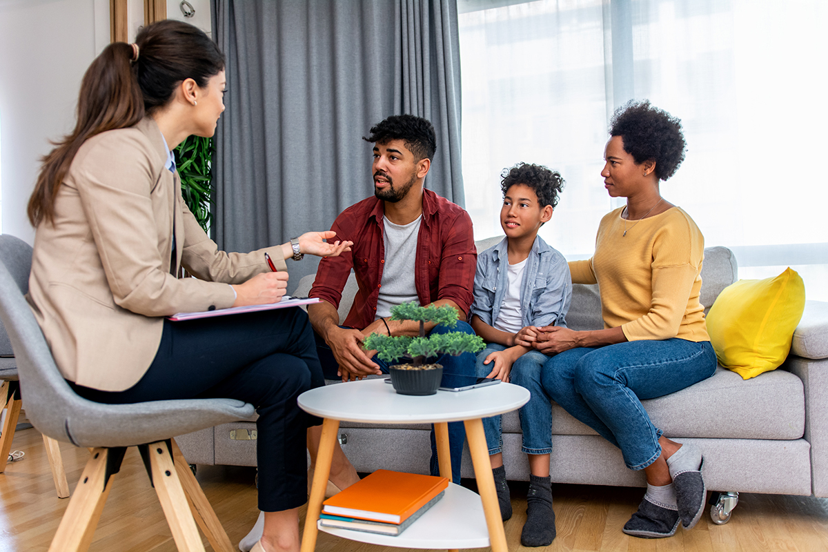 classroom teacher parents group discussion