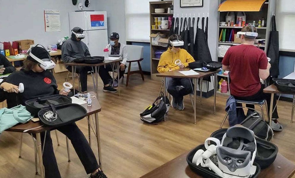 利用VR技术进行软技能培训