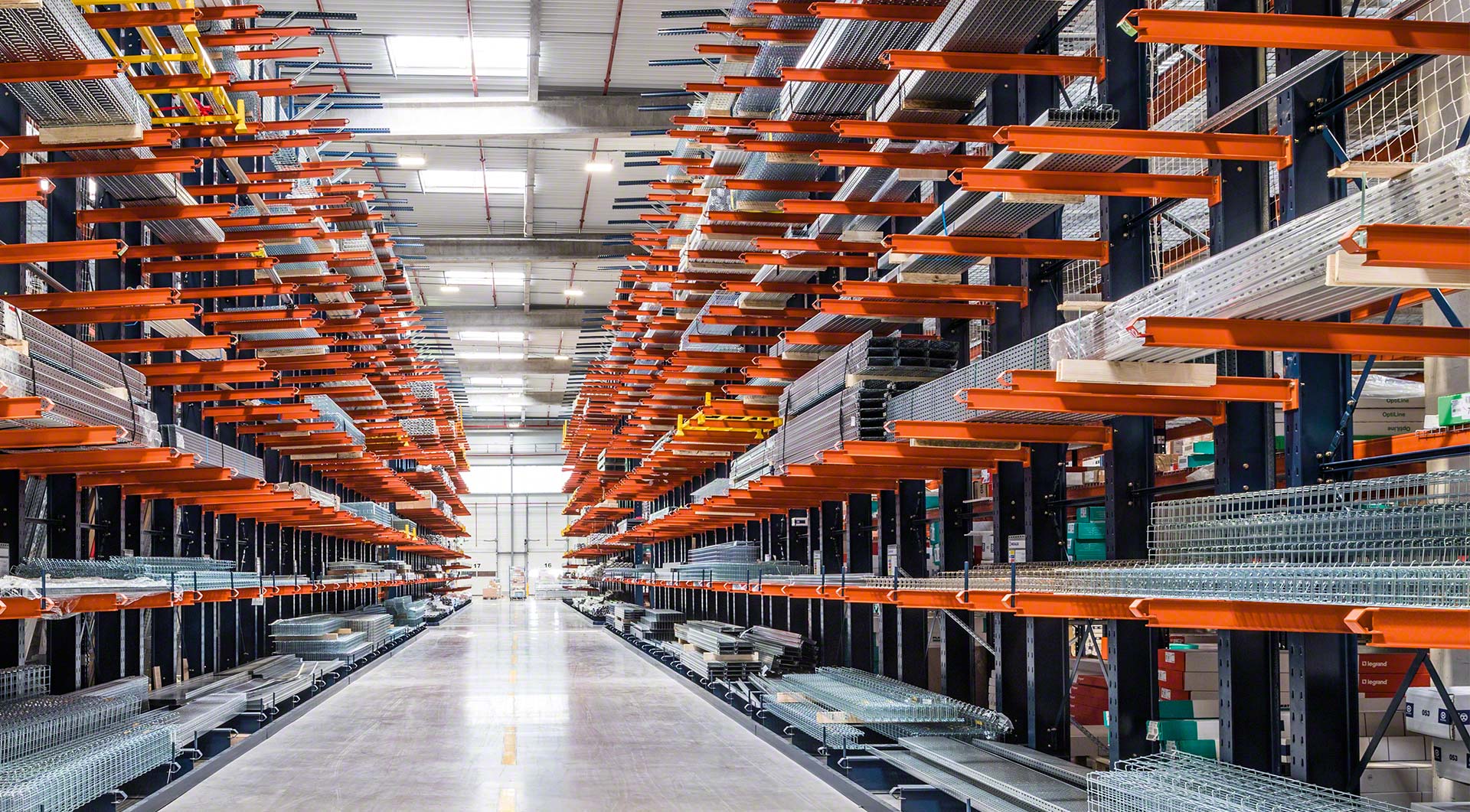 rolling center france warehouse and equipment